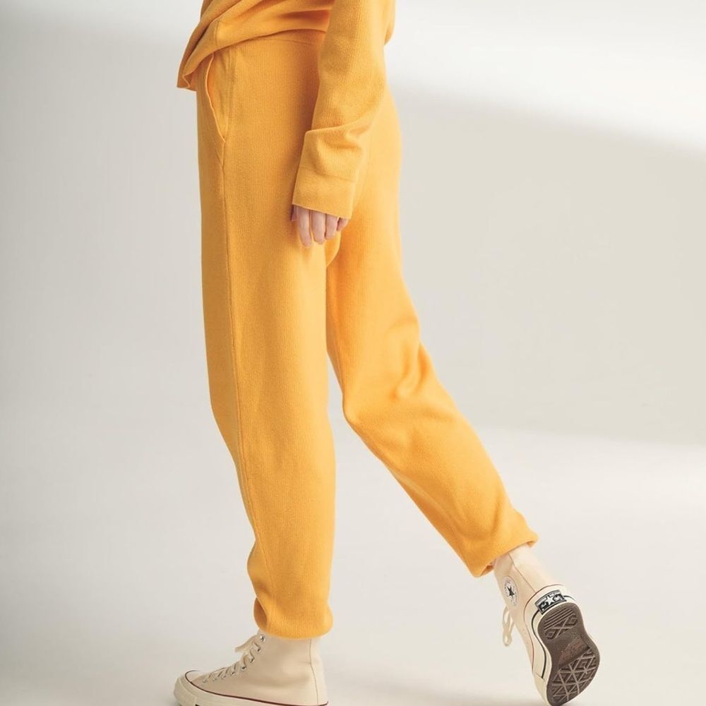NAADAM Cafe Cotton Cashmere Joggers mango orange yellow xs
